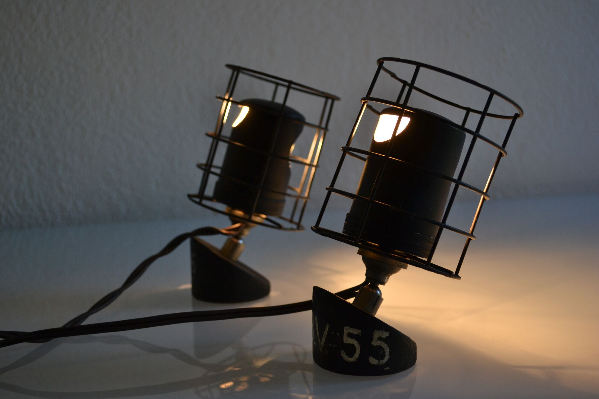 Paire de lampes vintage 50's de laboratoire bbt krauss