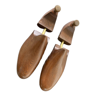 Wooden shoe trees