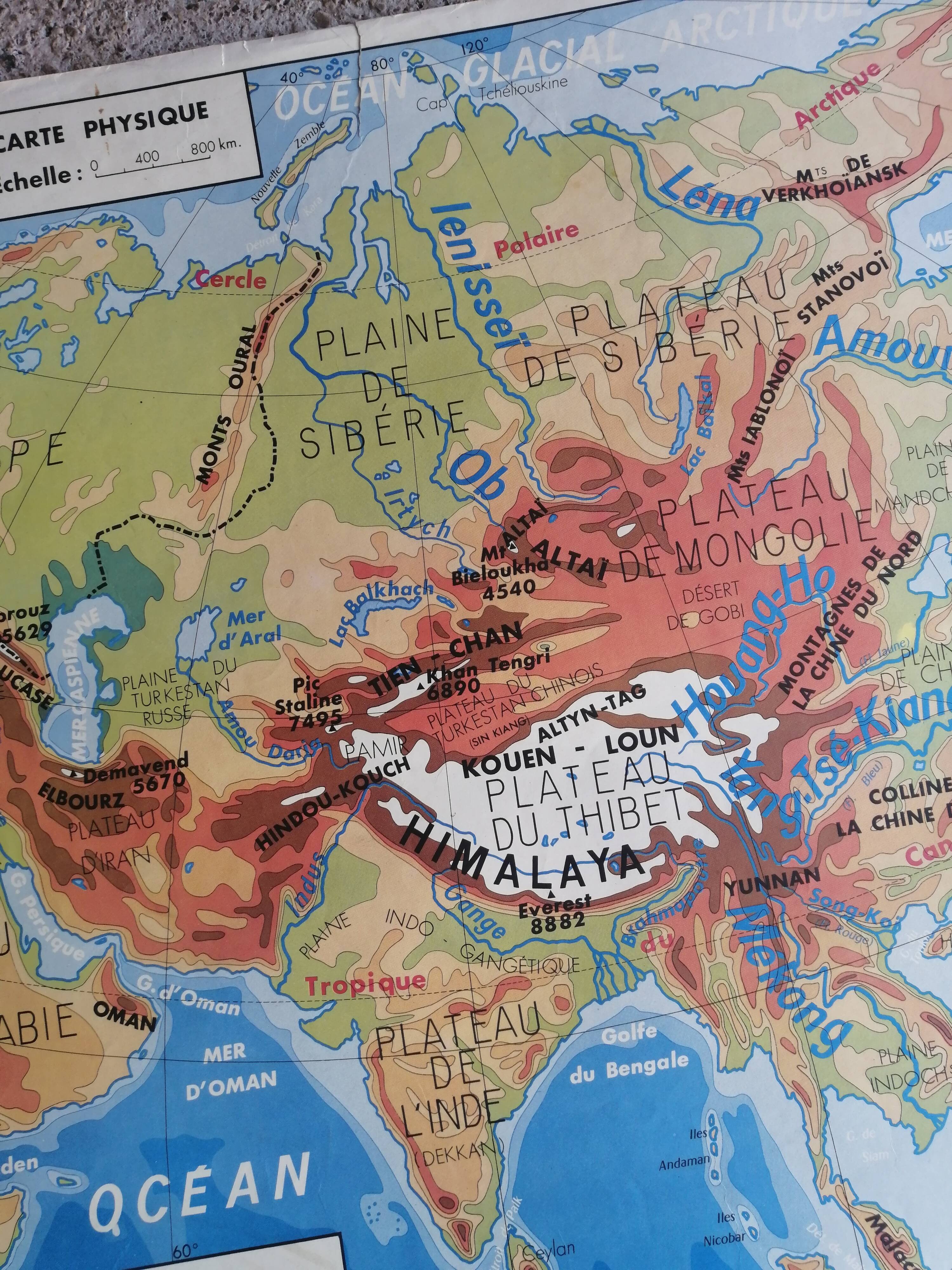 Vintage North America / Asia school physical map.