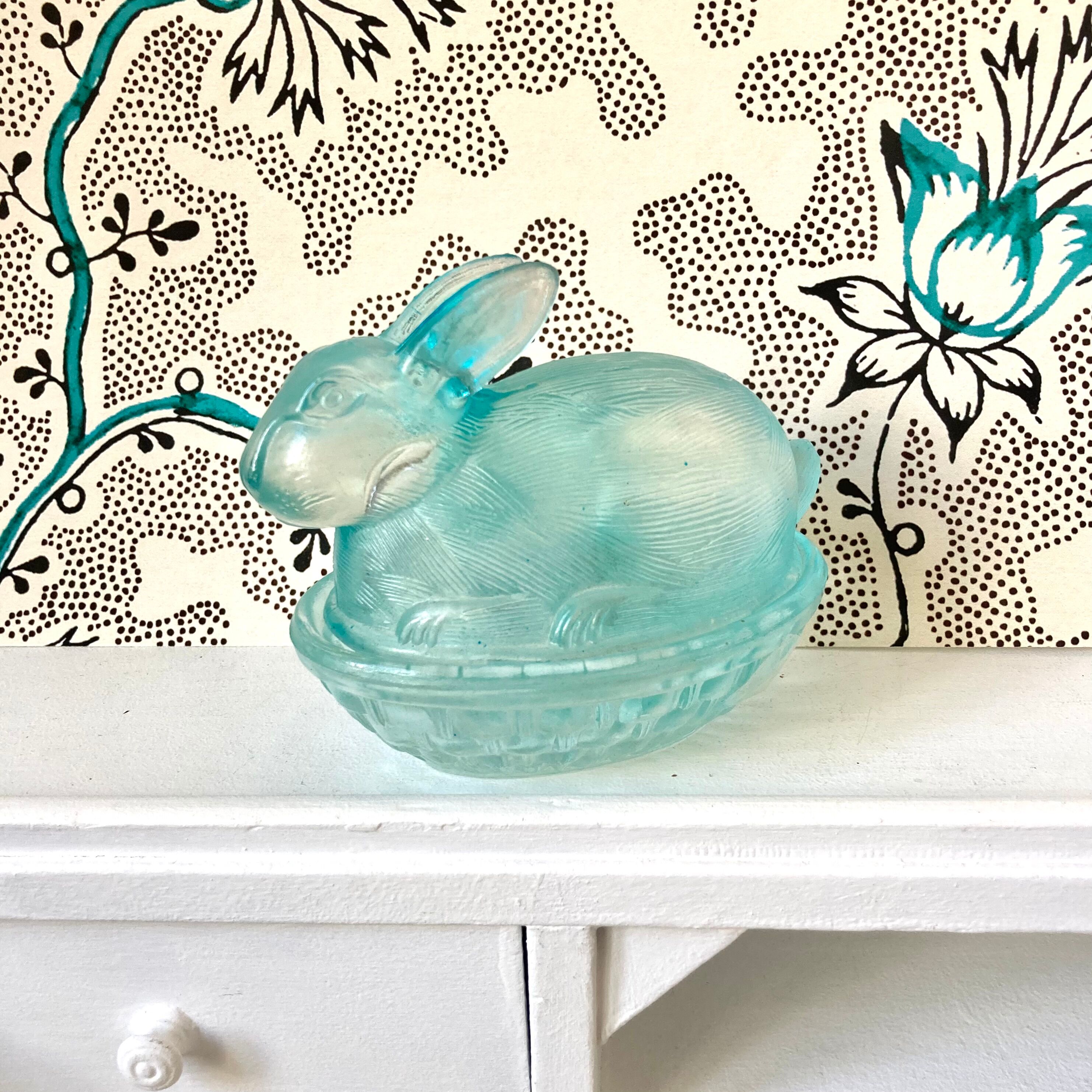 Rabbit-shaped molded glass candy box