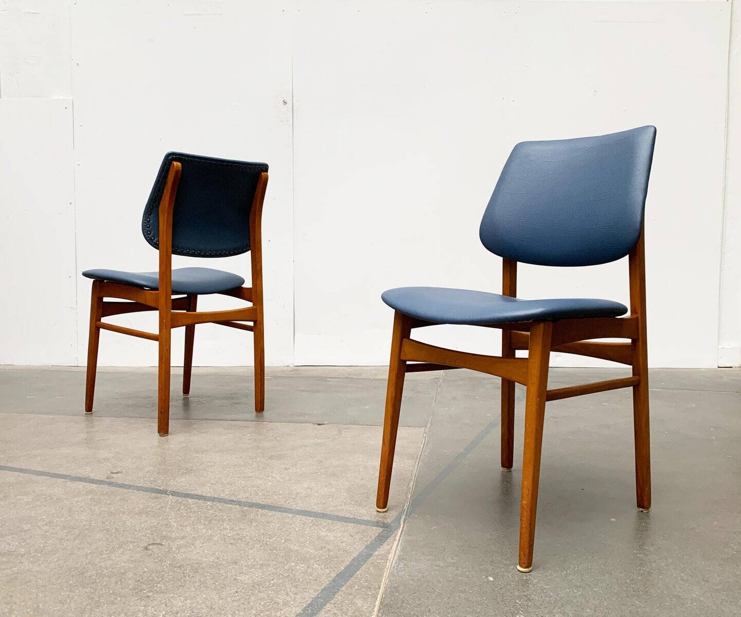 Ensemble de chaises en bois de style mi-siècle