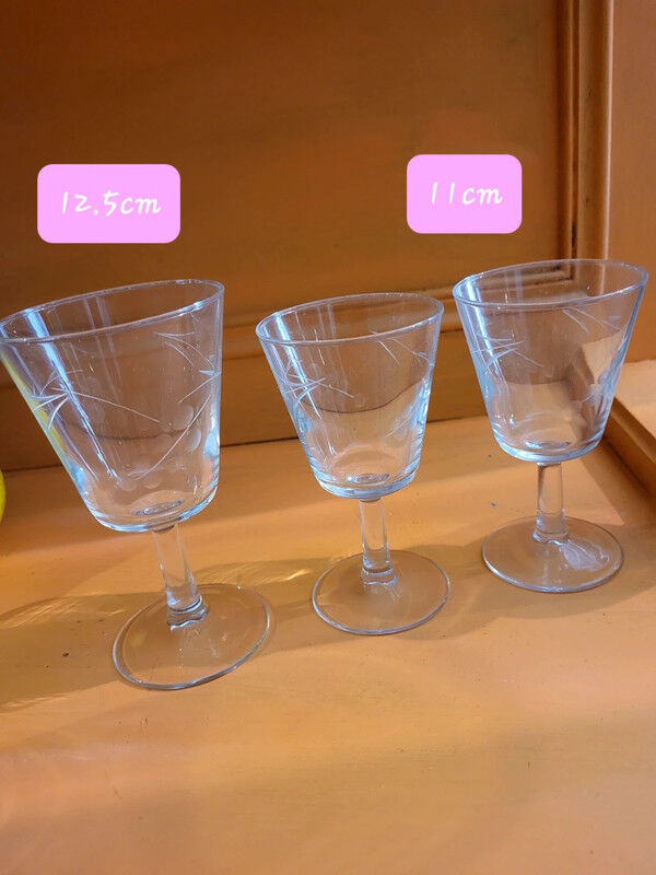 Set of 7 chiseled vintage glasses
