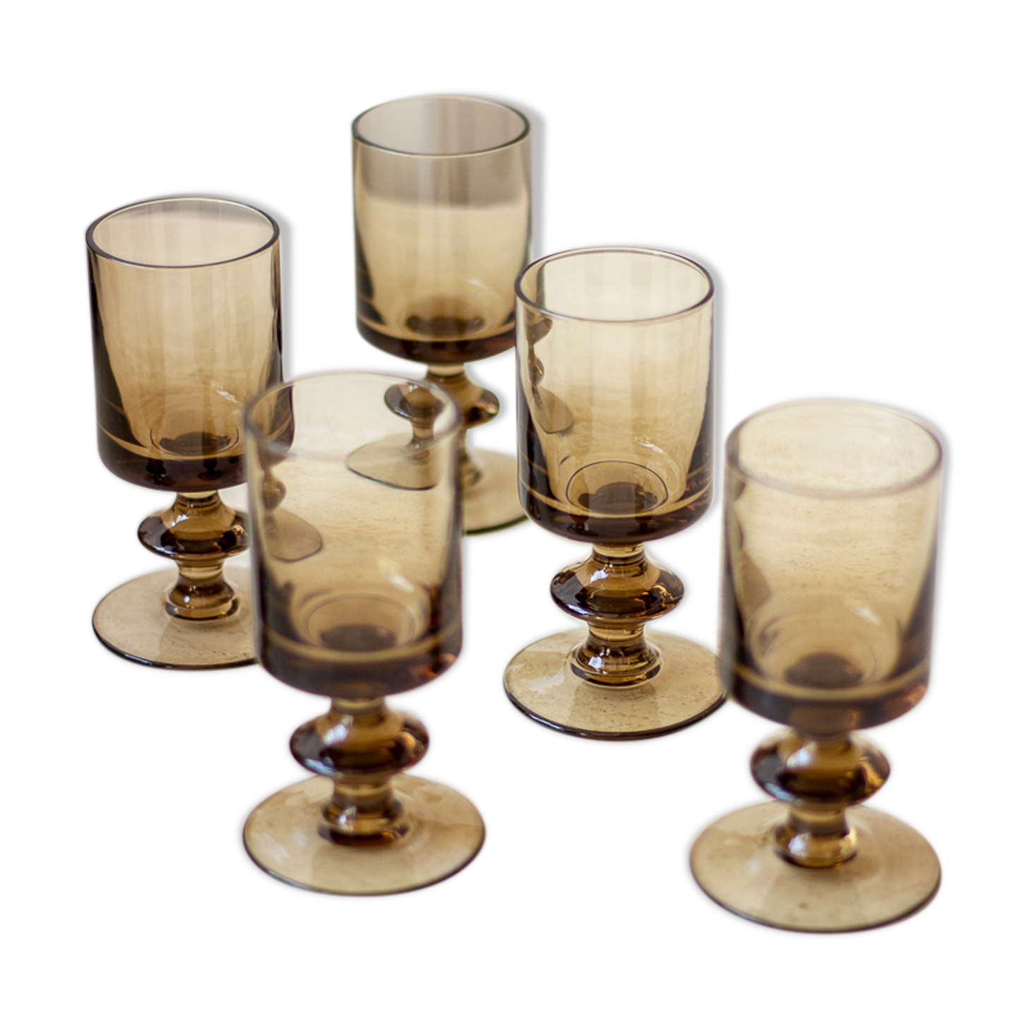 6 verres à pied en verre fumé