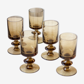 6 verres à pied en verre fumé