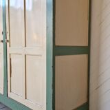 Armoire parisienne