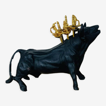 Bull carries peaks aperitif bullfight vintage metal