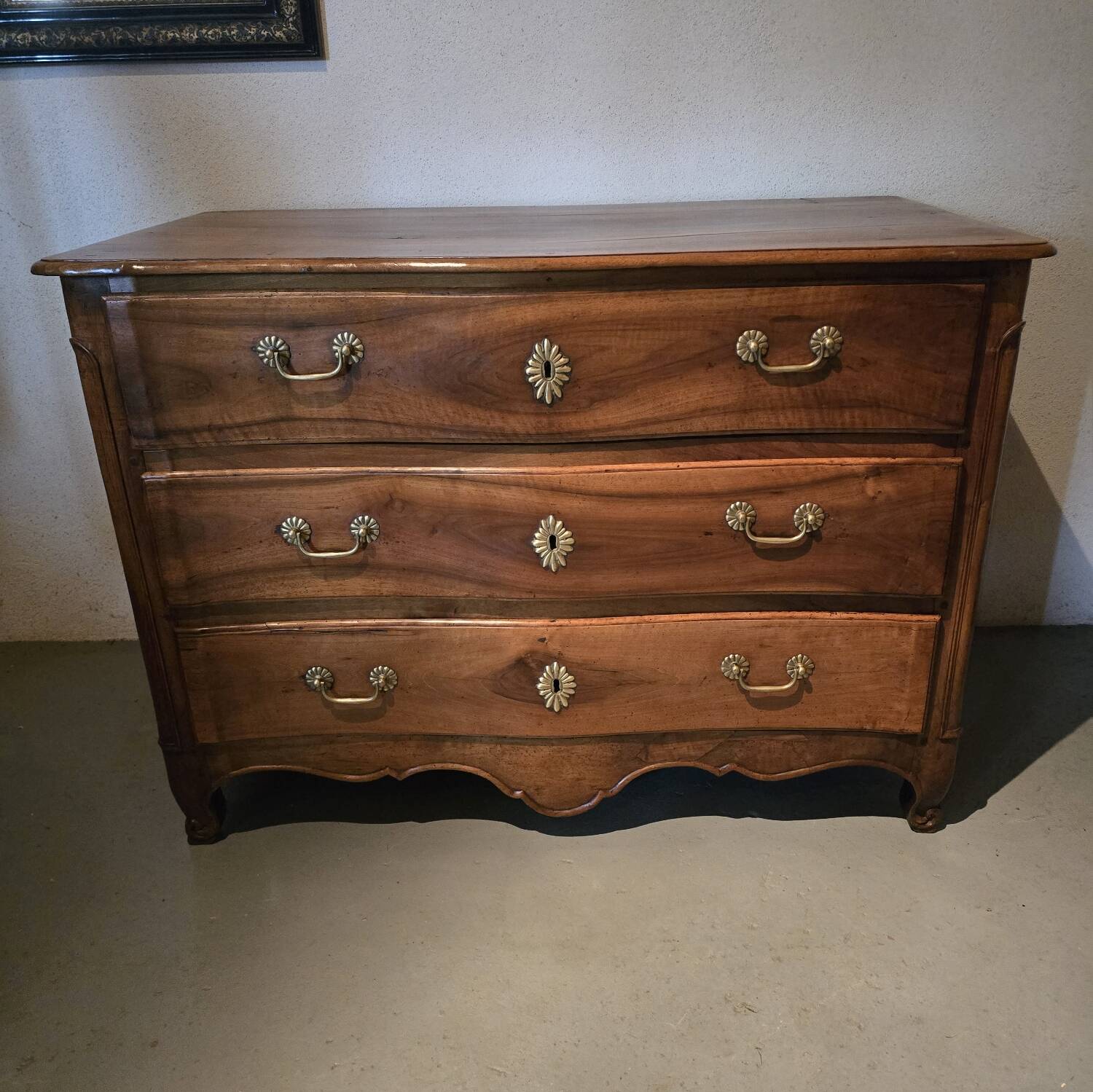 Curved Louis XV commode, 18th century.