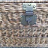 Wicker trunk