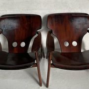 Pair of Diz armchairs, Sergio Rodrigues