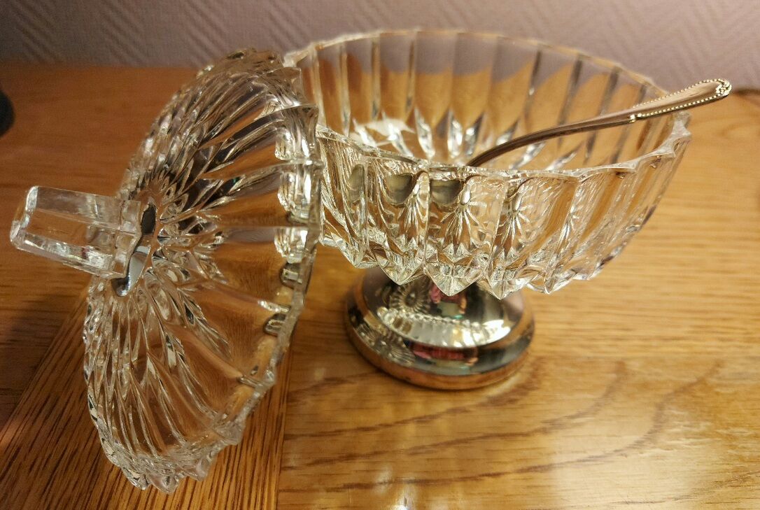 Chopper or vintage chiseled candy and its small spoon