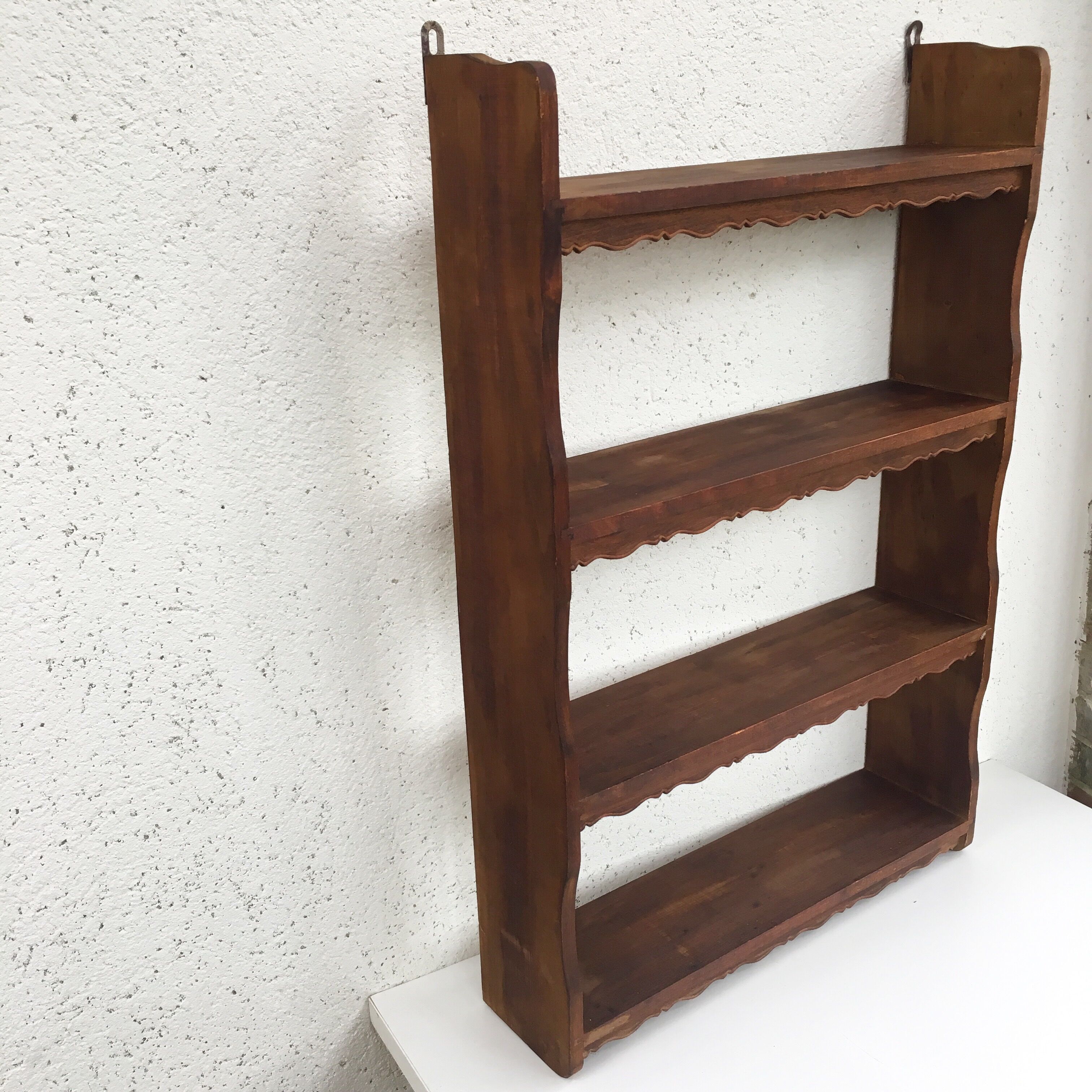 Large shelf wall in wood with friezes