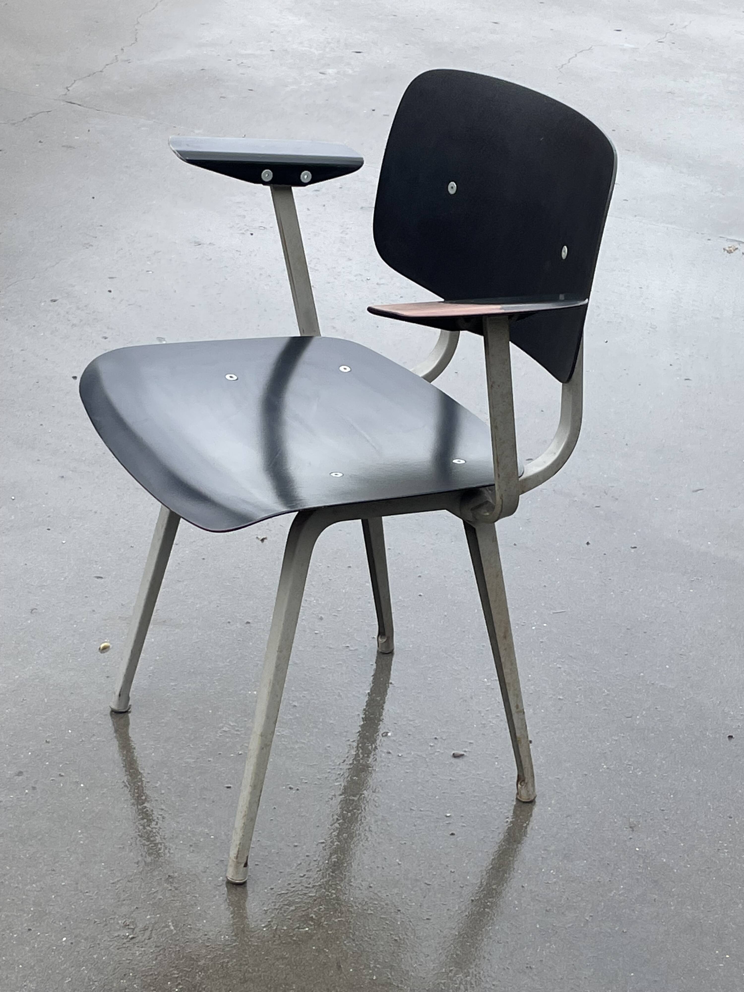 Friso Kramer Revolt arm chair for Ahrend de Cirkel 1953
