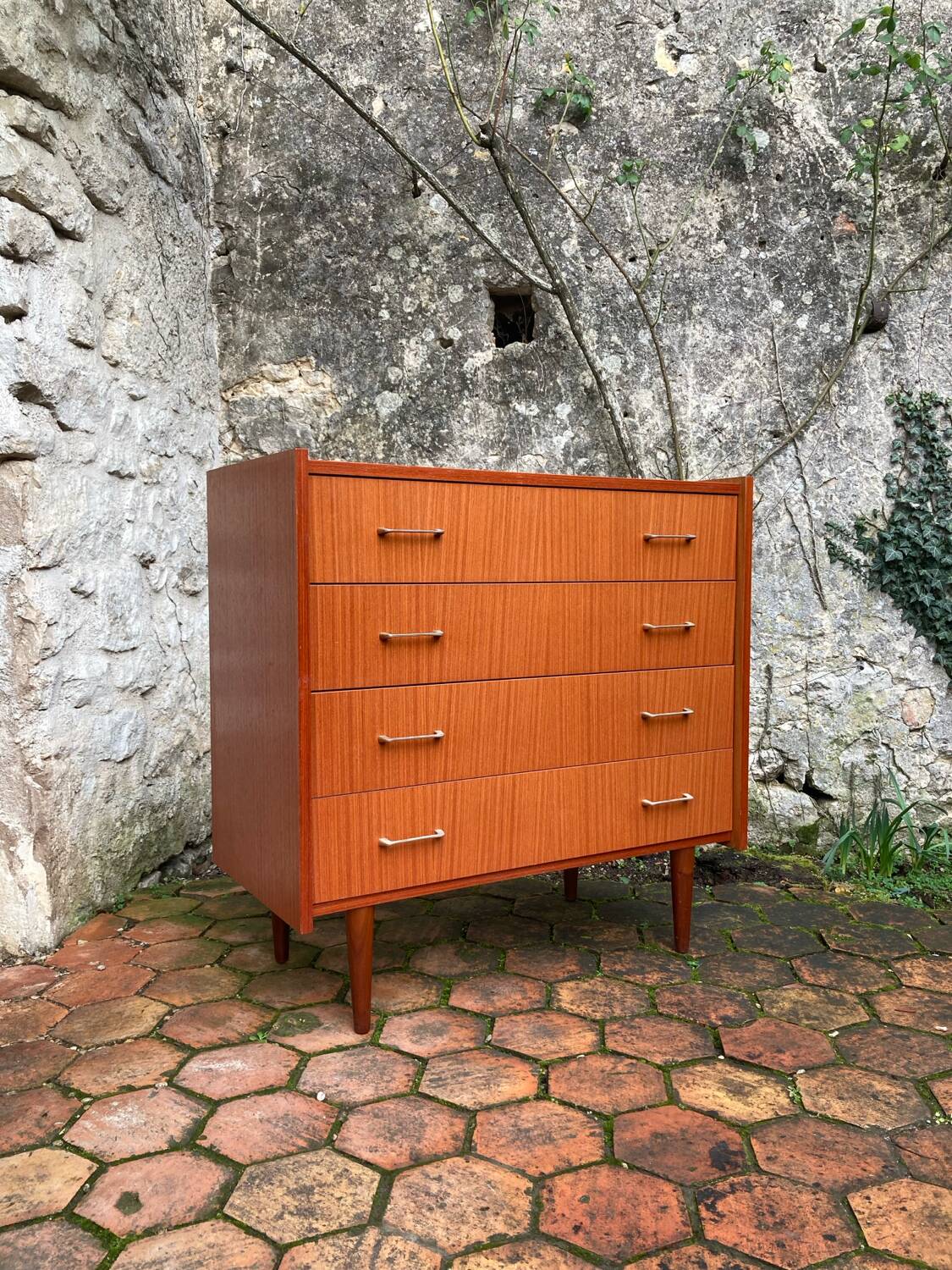 Vintage 1960s chest of drawers