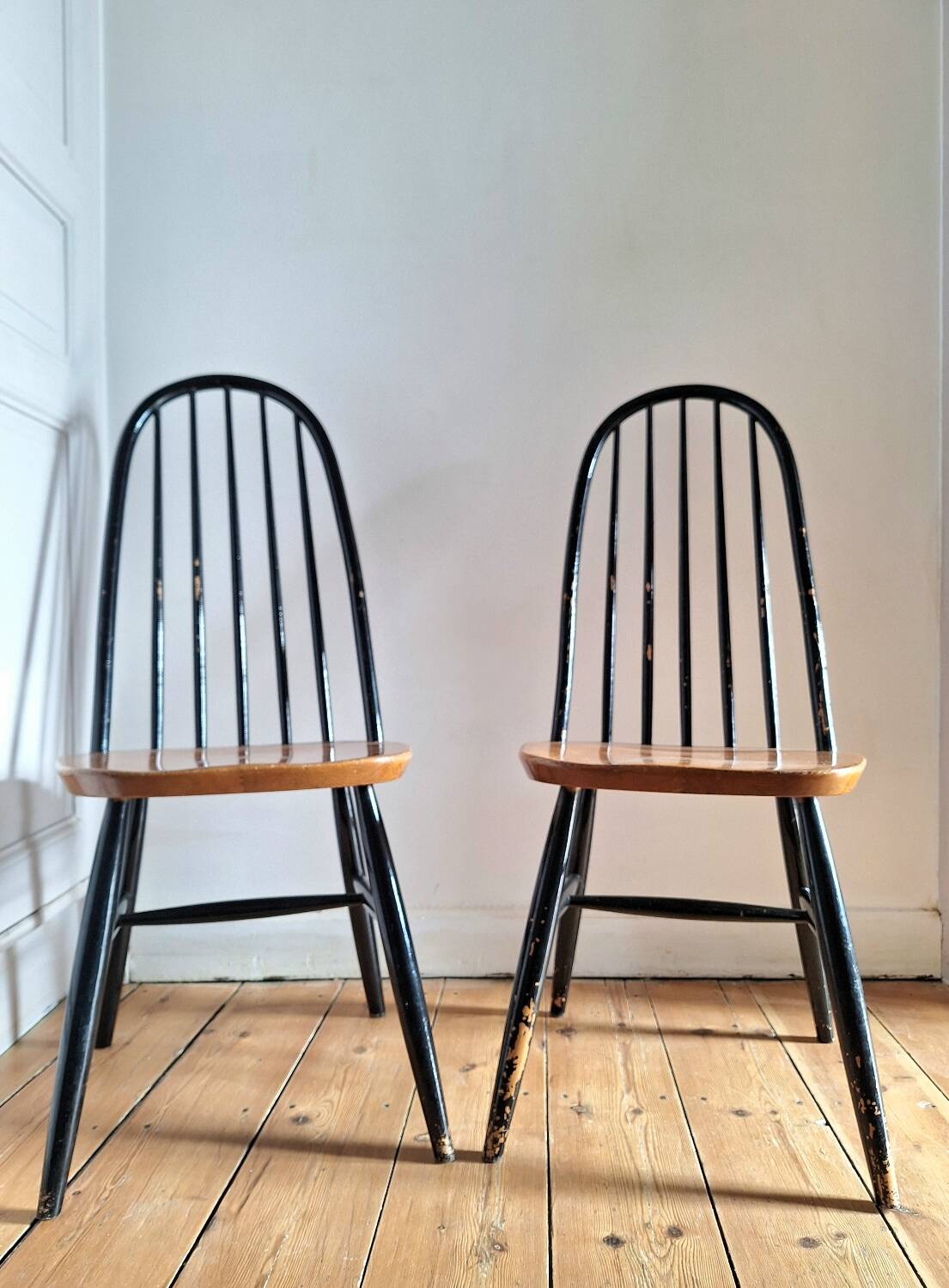 Pair of vintage Ercol chairs, Quaker model, antique seating furniture