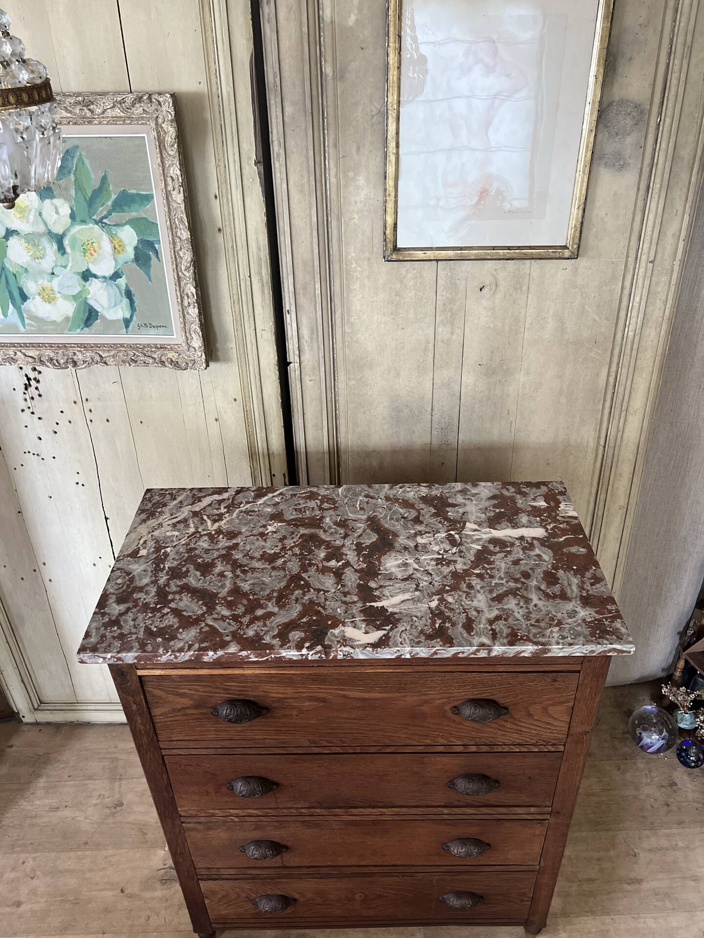 Antique chest of drawers