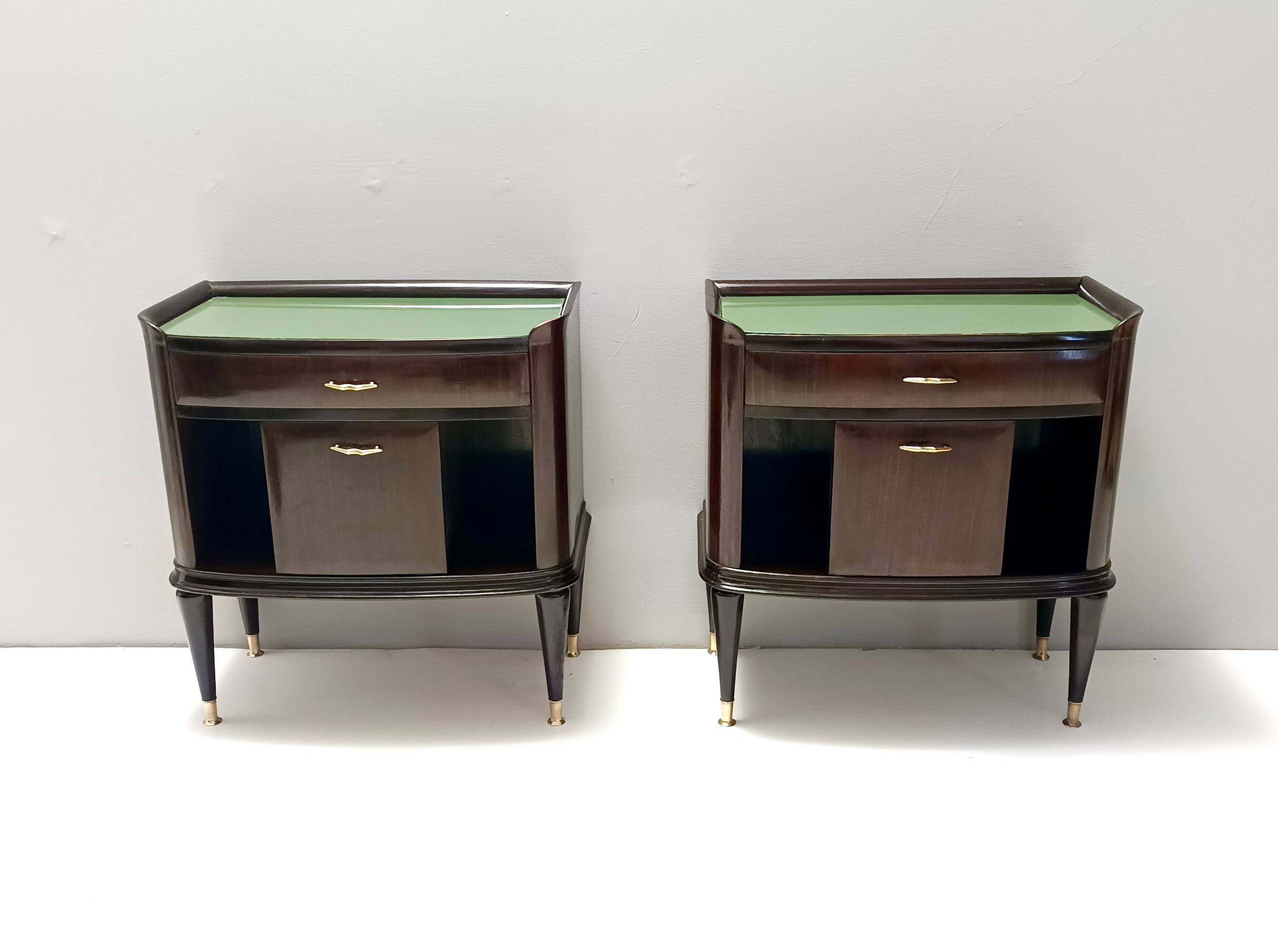 Pair of Walnut, Beech and Glass Nightstands in the Style of Tomaso Buzzi, Italy