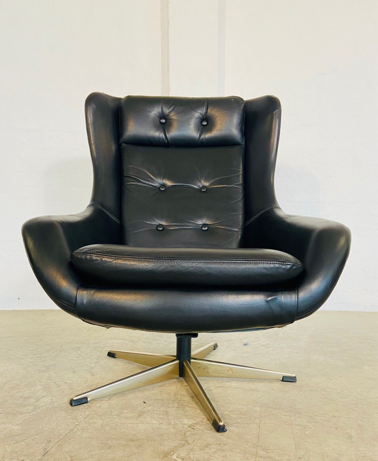 Vintage Danish mid-century black leather swivel chair, 1970s