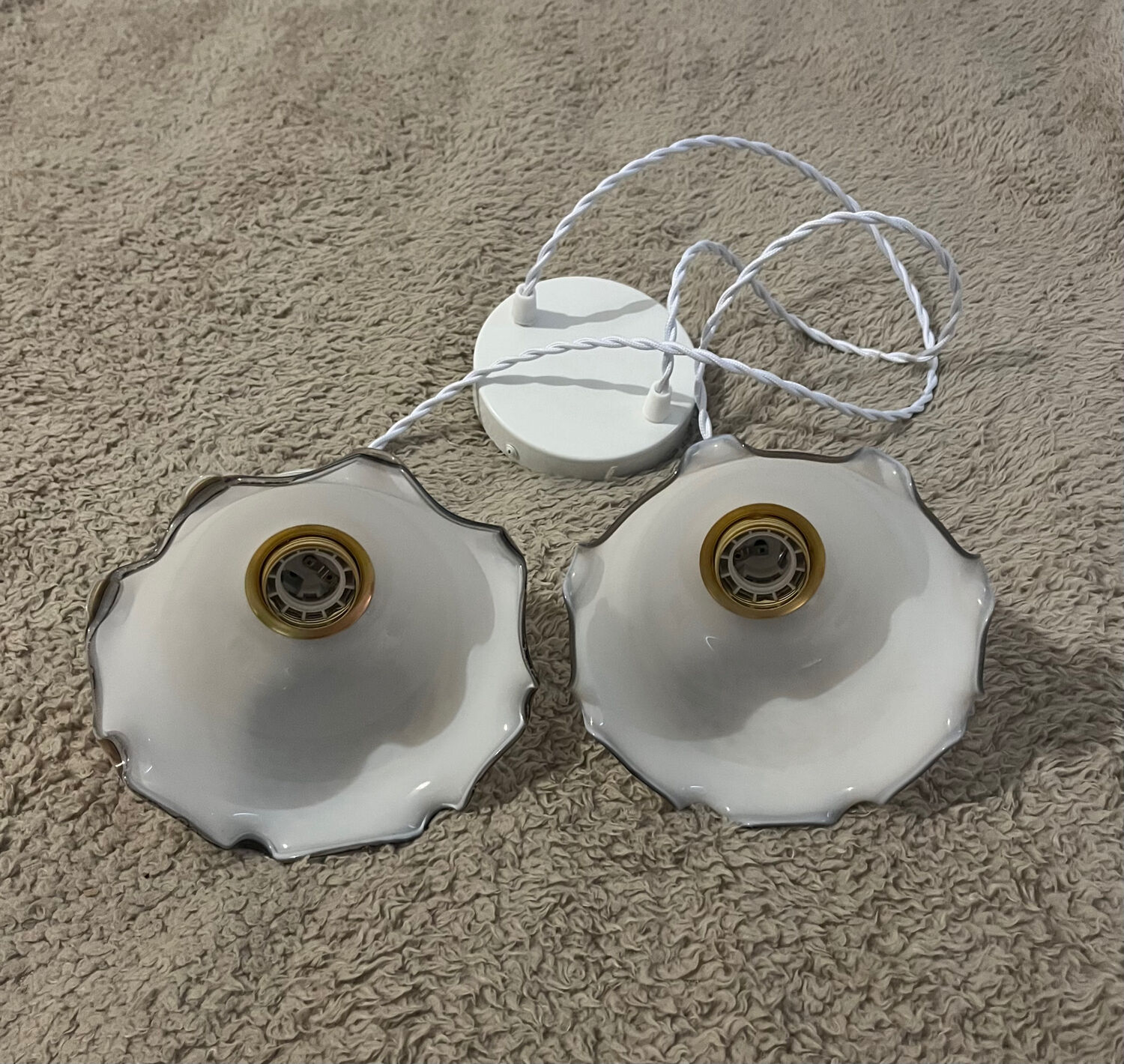 Suspension fleur double en opaline