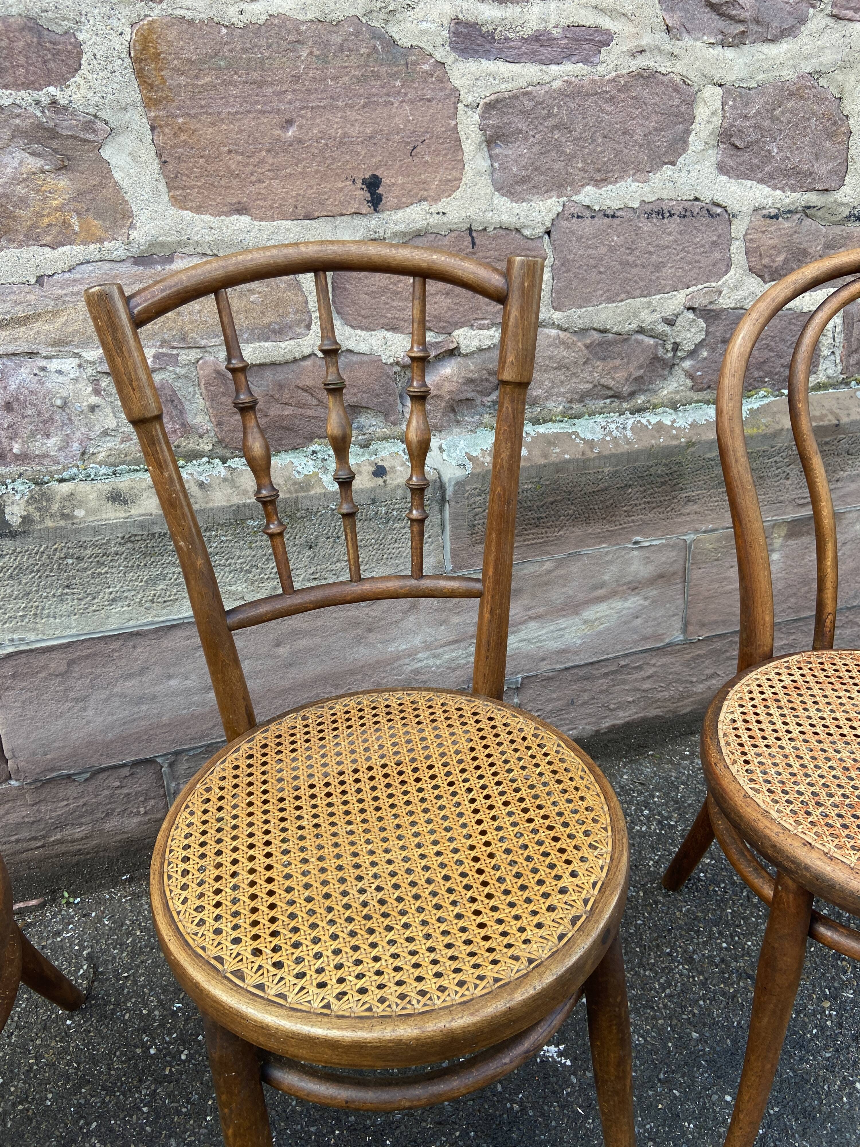 Lot of 4 chairs mismatched bistro curved wood