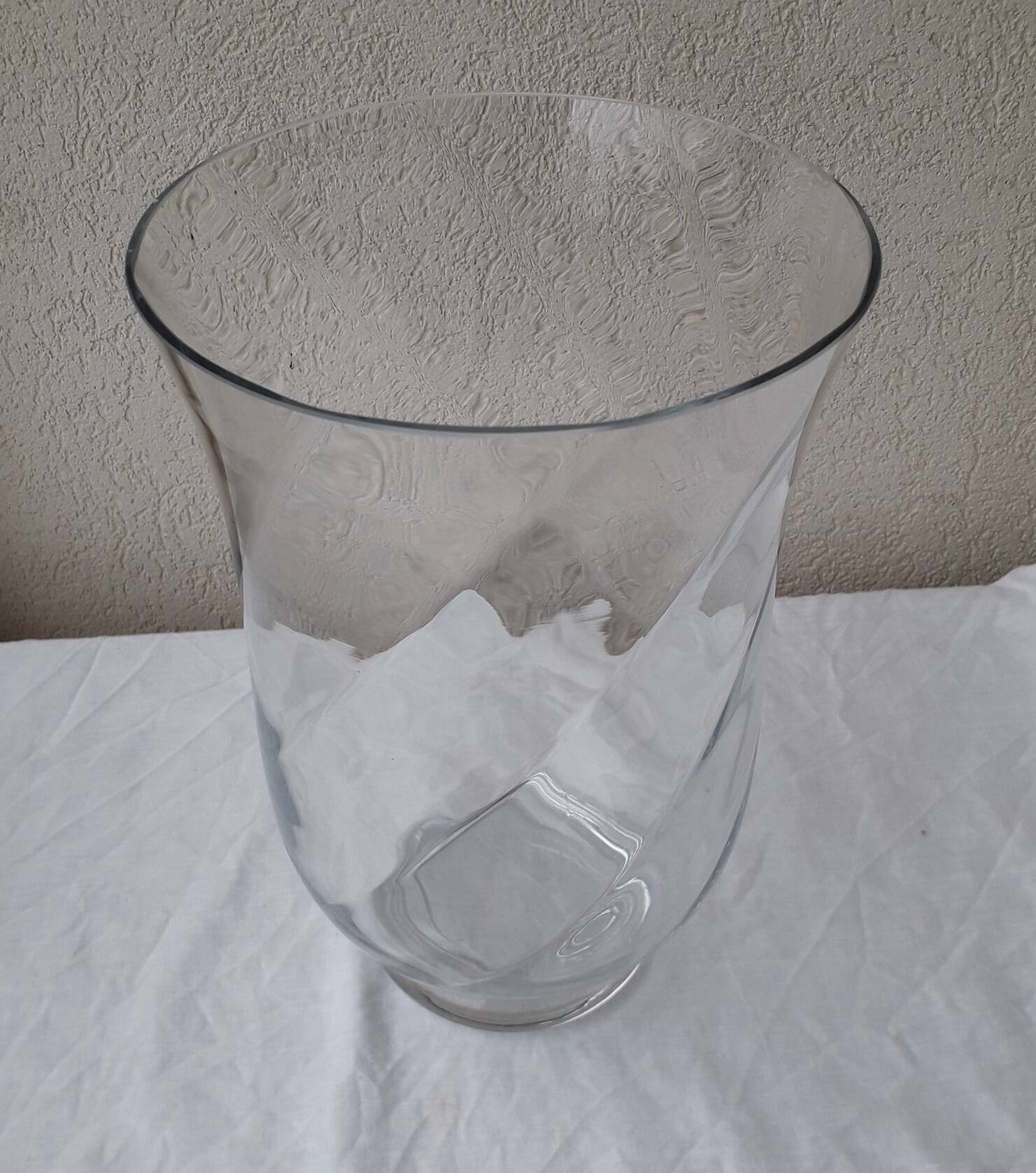 Glass vase