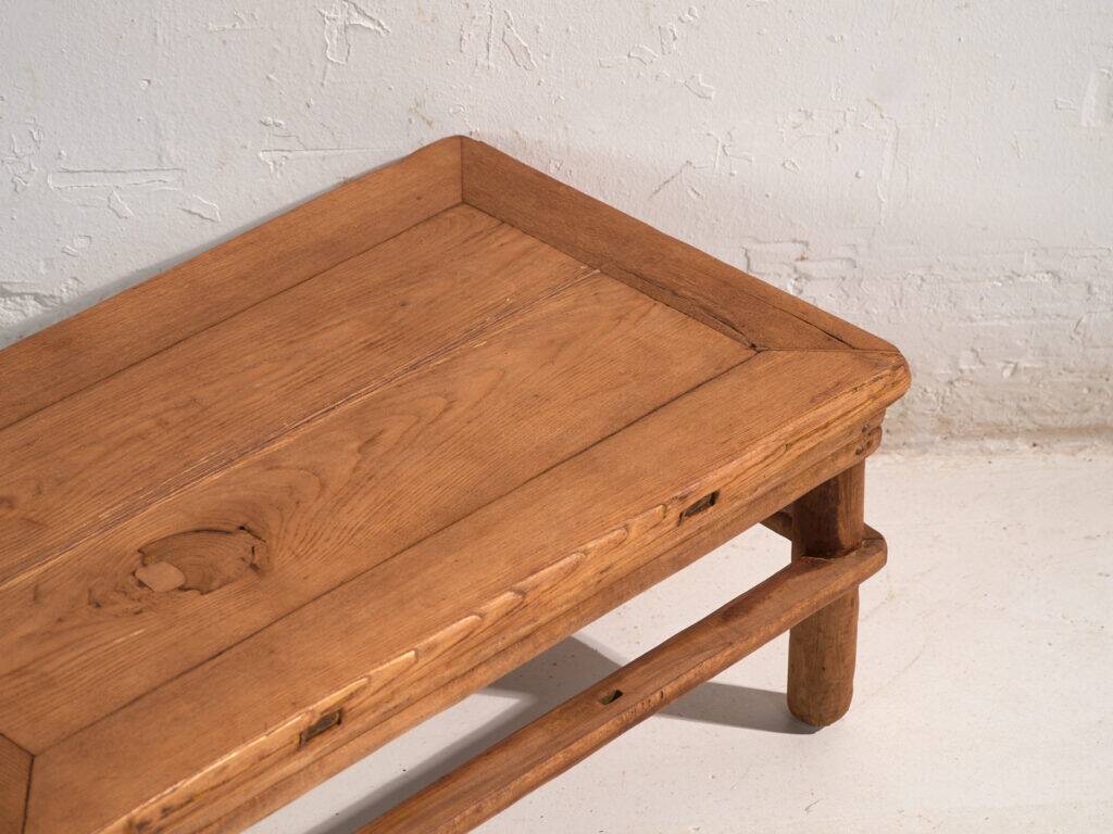 Table basse ancienne en bois de pin – Chine, vers 1890