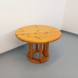 Vintage Scandinavian round dining table by Rainer Daumiller in pine from the 1960s.