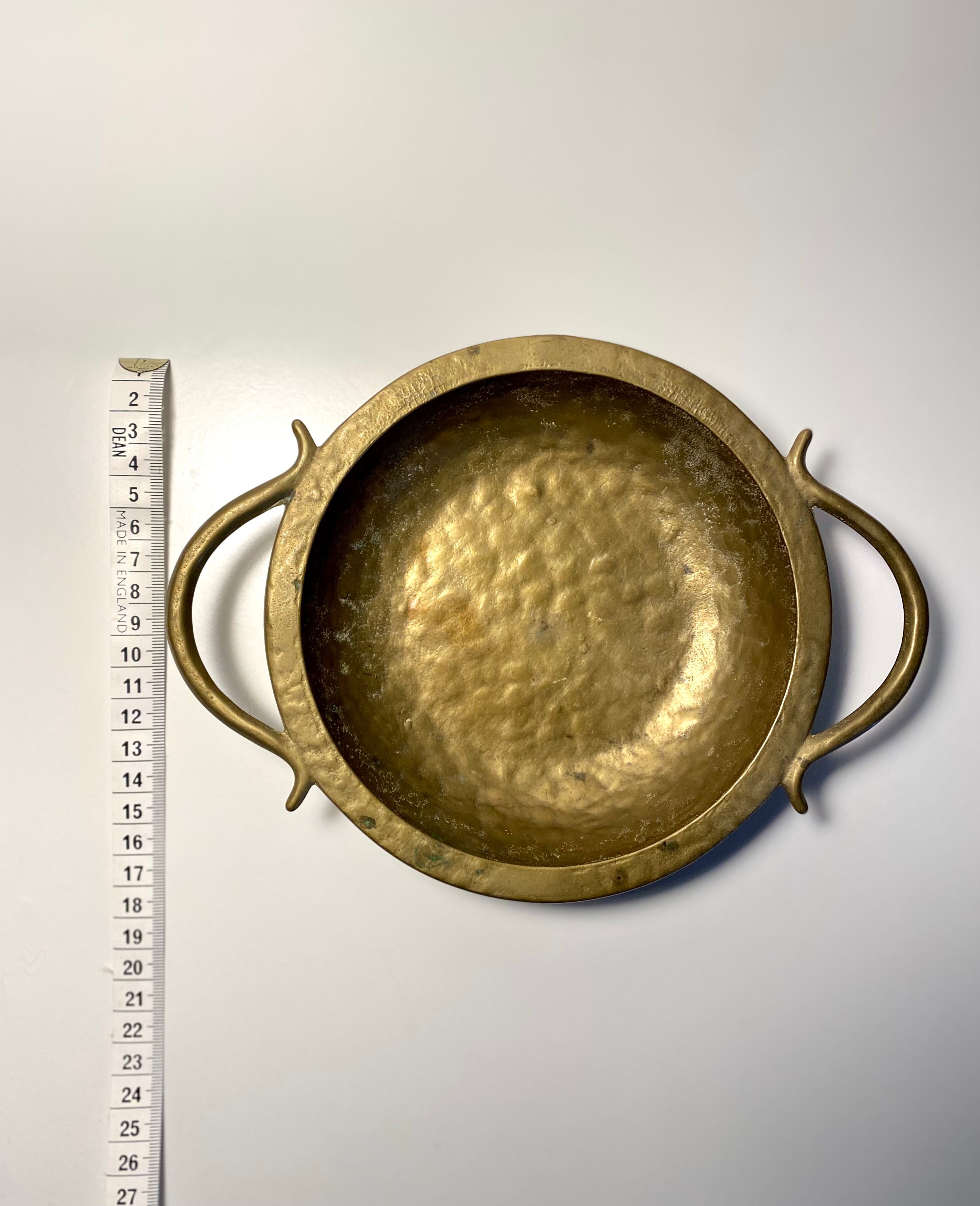 Plateau en laiton antique