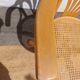 fauteuil tournant bois et cannage, vintage