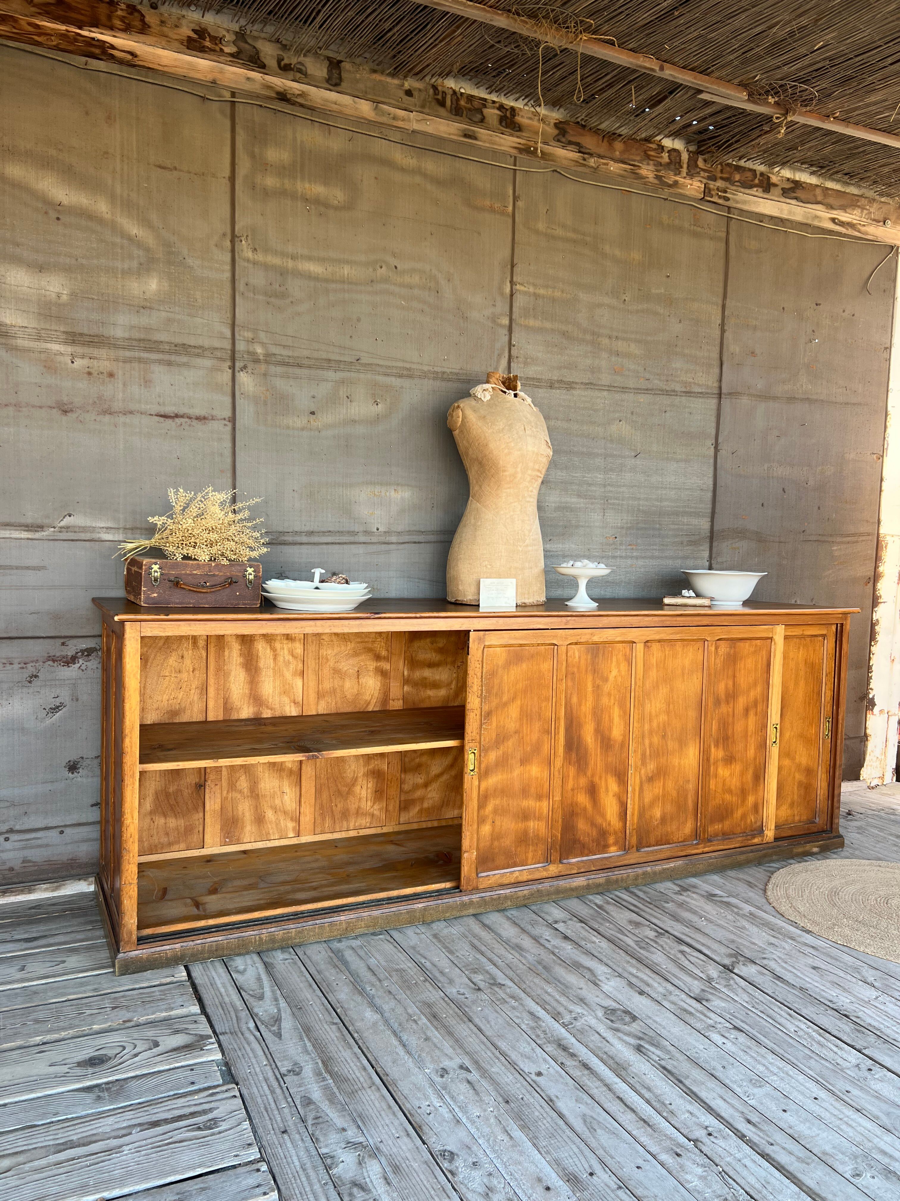 Sliding door counter