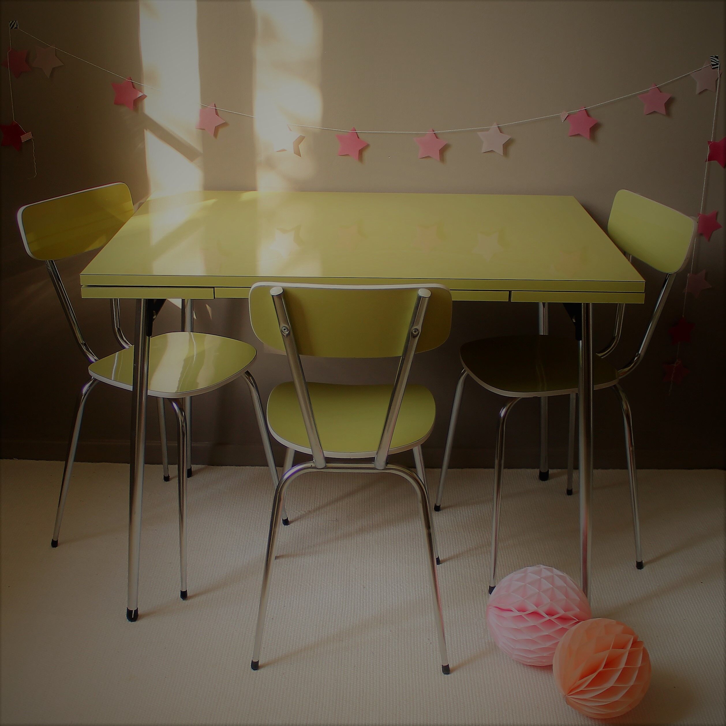Anise vintage formica table