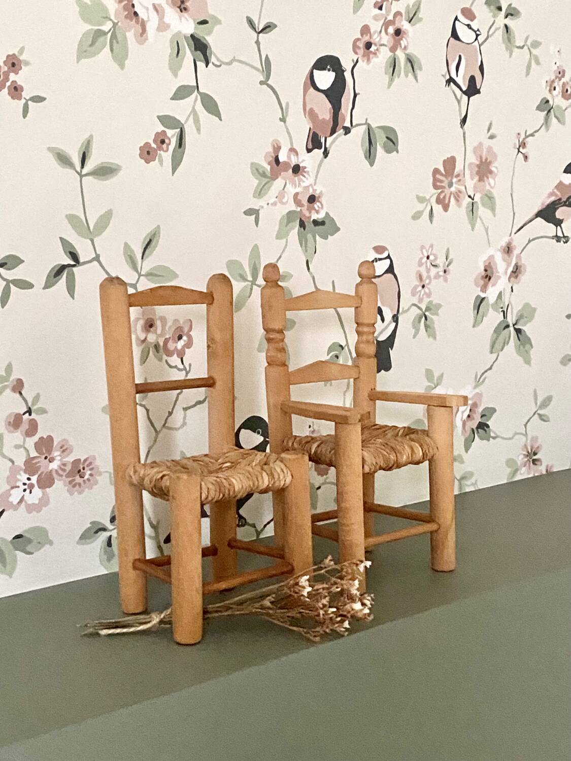 Chairs for dolls