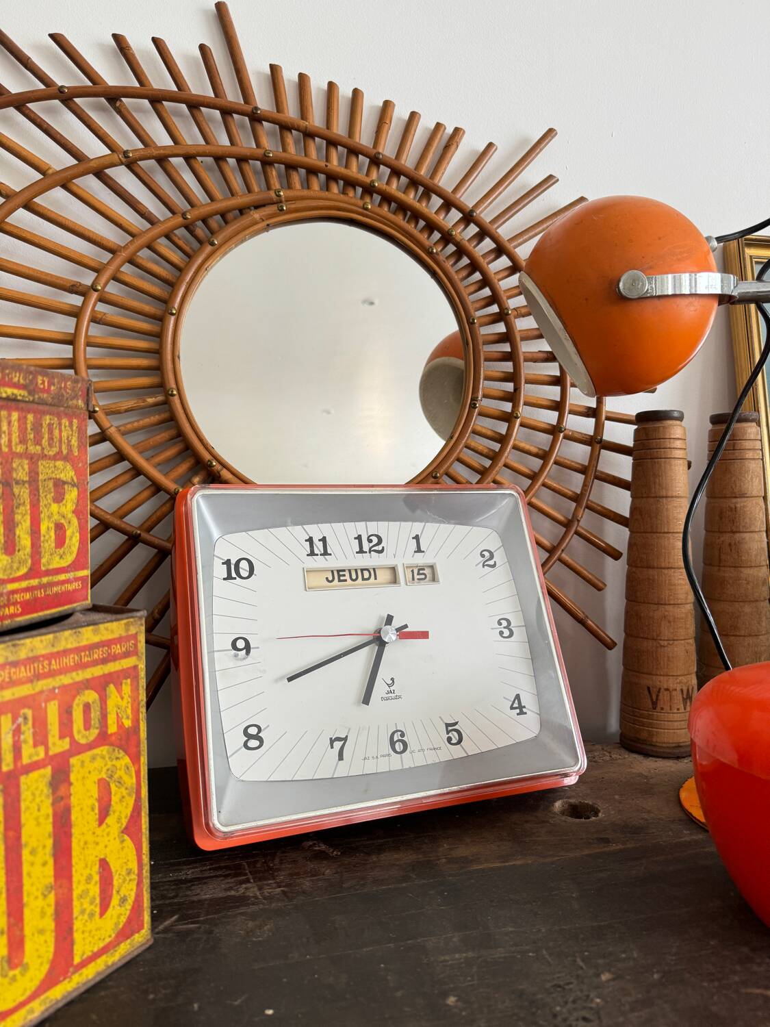 Jaz vintage orange transistor pendulum