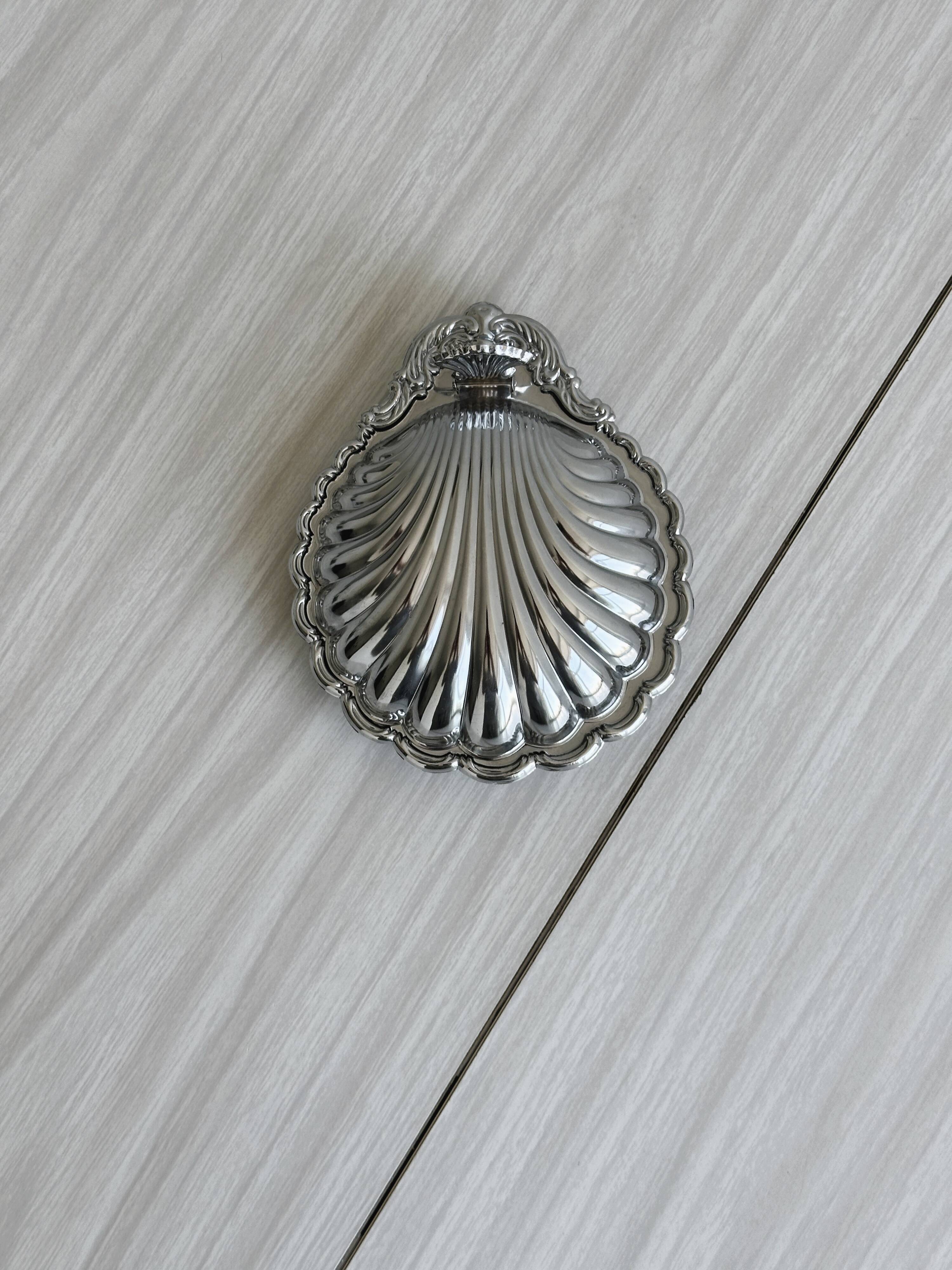 Shiny stainless steel shell bowl