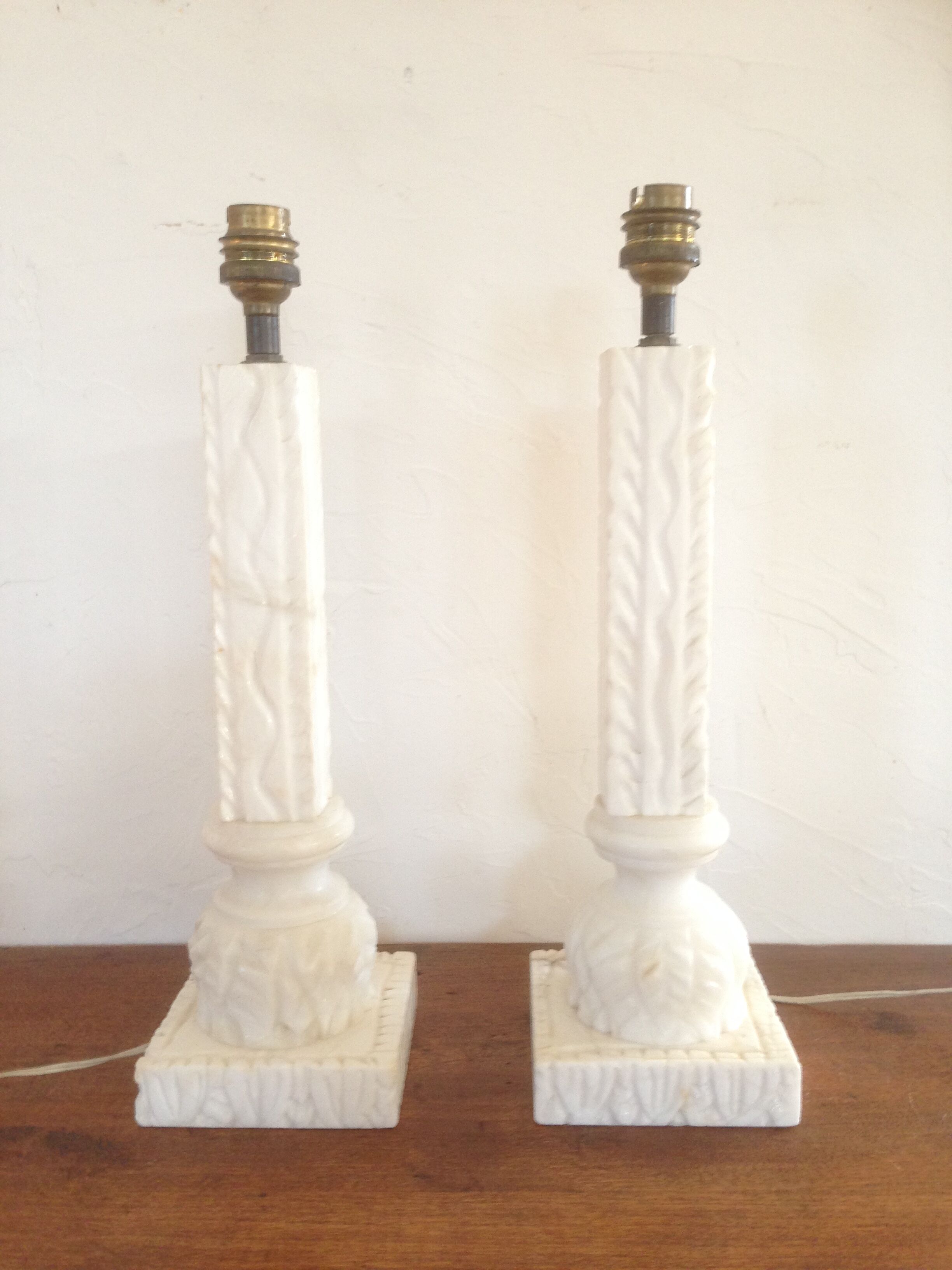 Feet of carved Alabaster column lamp