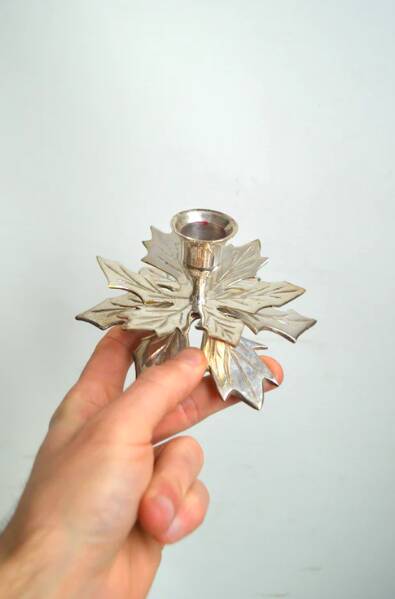 Holly leaf candle holders