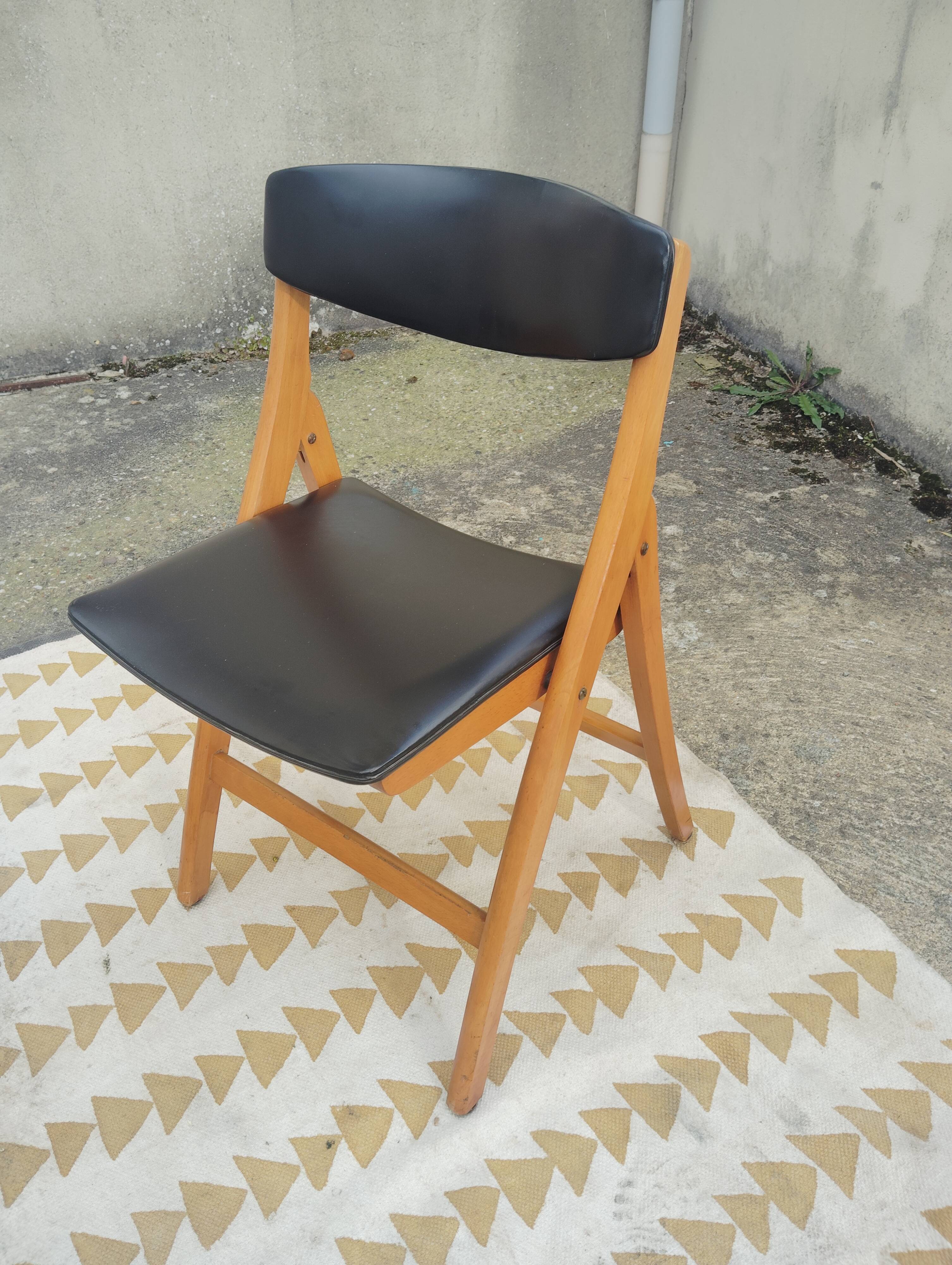 Scandinavian folding chair