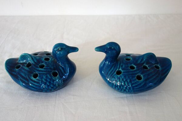 2 pique fleurs canard en céramique bleue