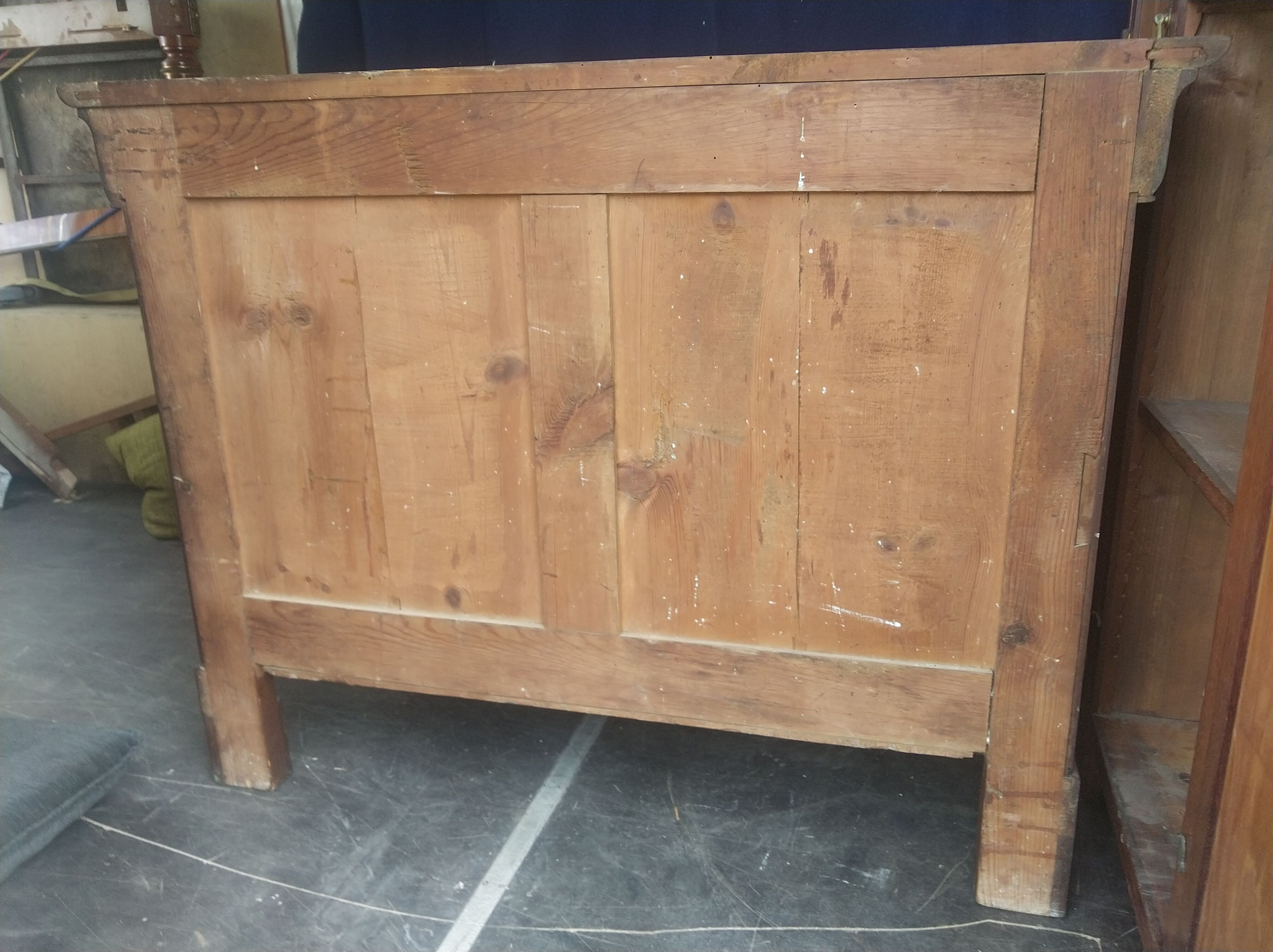 Medieval dresser Louis-Philippe in walnut