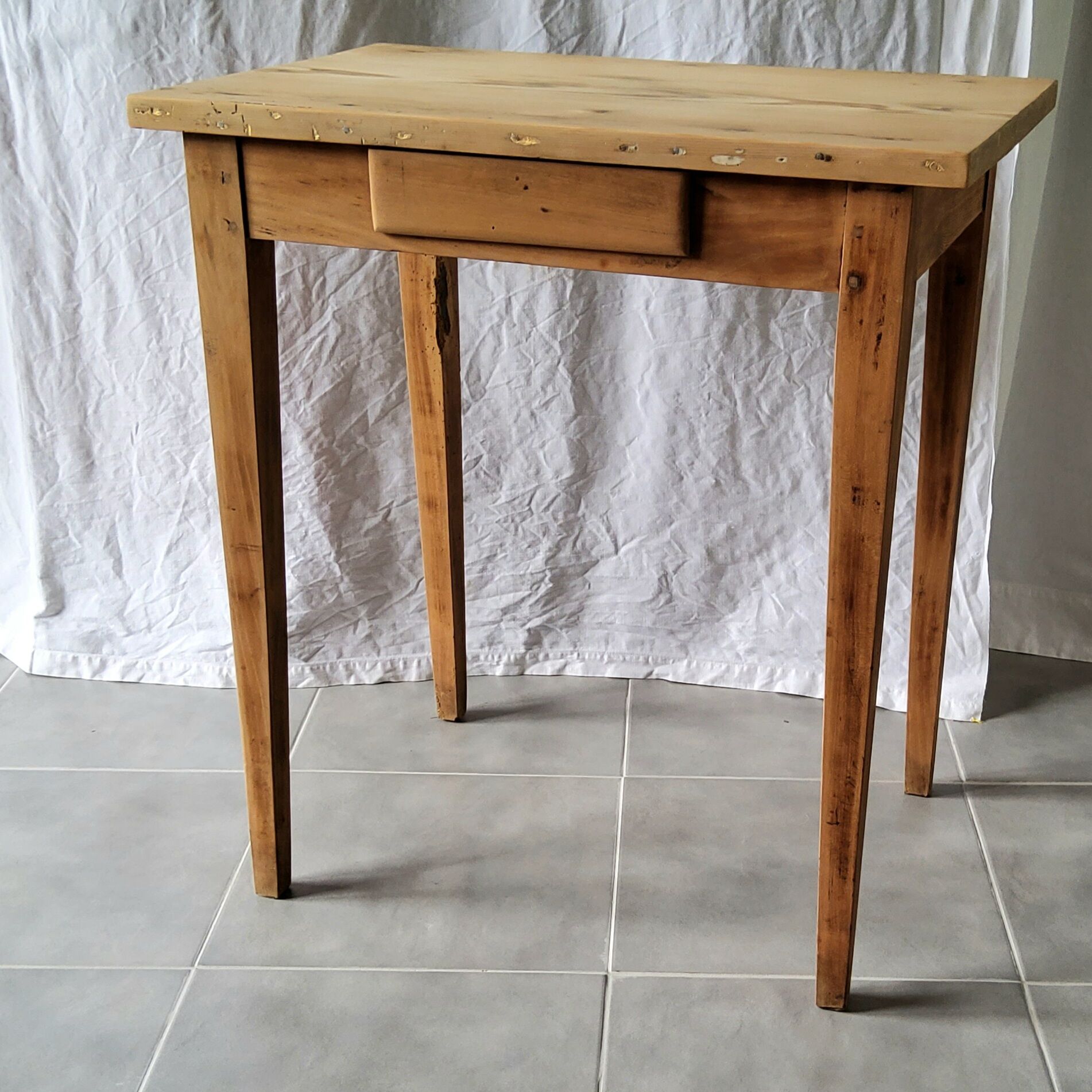 Farm table