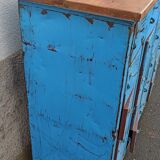 Casier ancien en métal bleu avec plateau bois