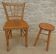 Chaise et son tabouret en bois massif  dans sa patine