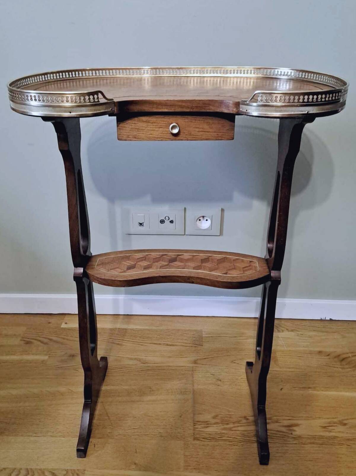 Side table or small table in marquetry