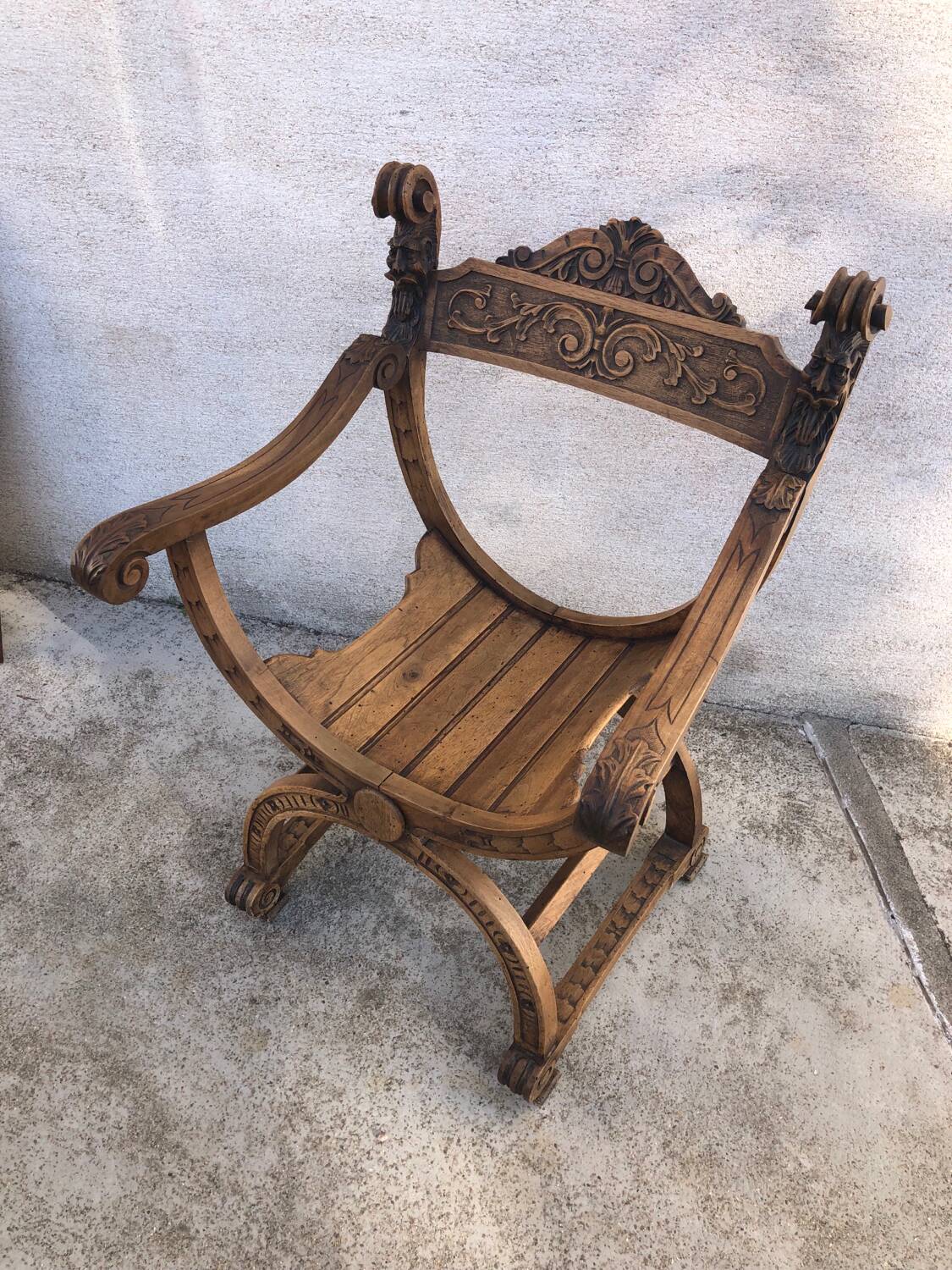 Fauteuil, chaise dagobert bois sculpté 19ème