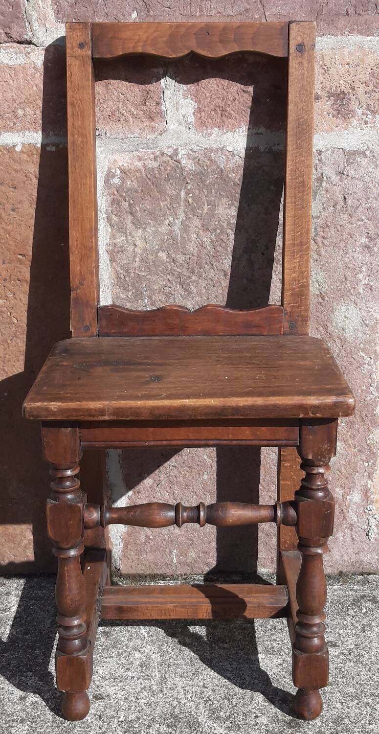 Lorraine chair. (Solid wood, 19th century)