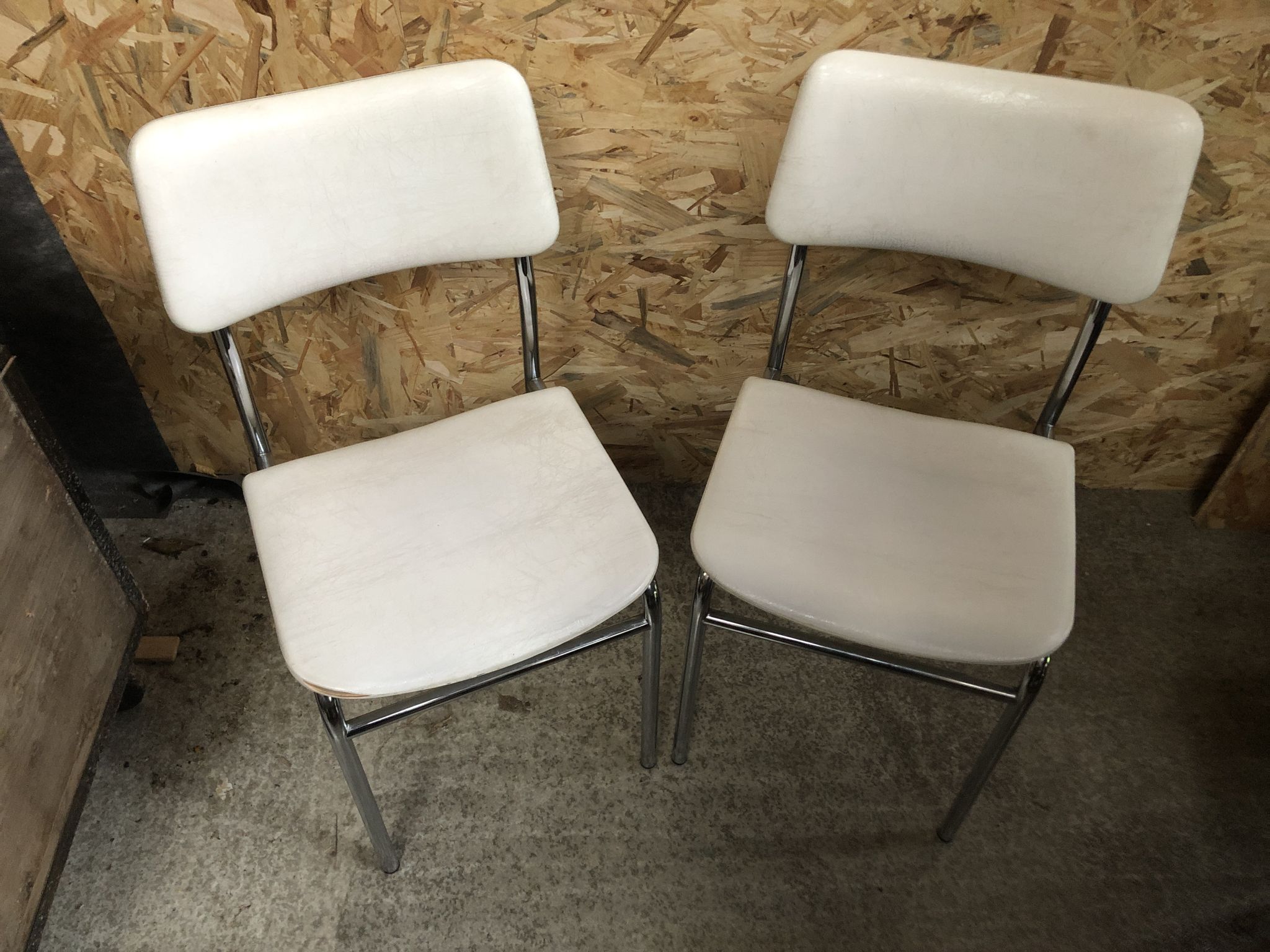 Pair of antique chairs chrome metal and skaï white 70s vintage