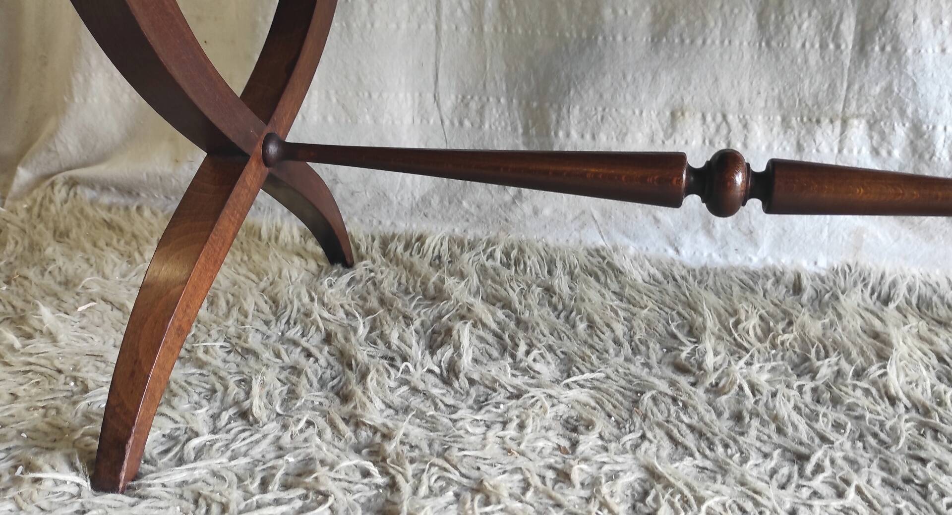 Table basse en bois massif style anglais - mid. XXeme