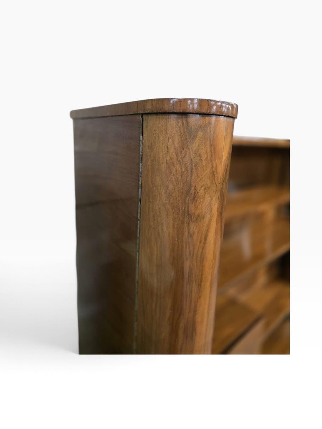 Armoire étagère art déco vintage courbée en bois