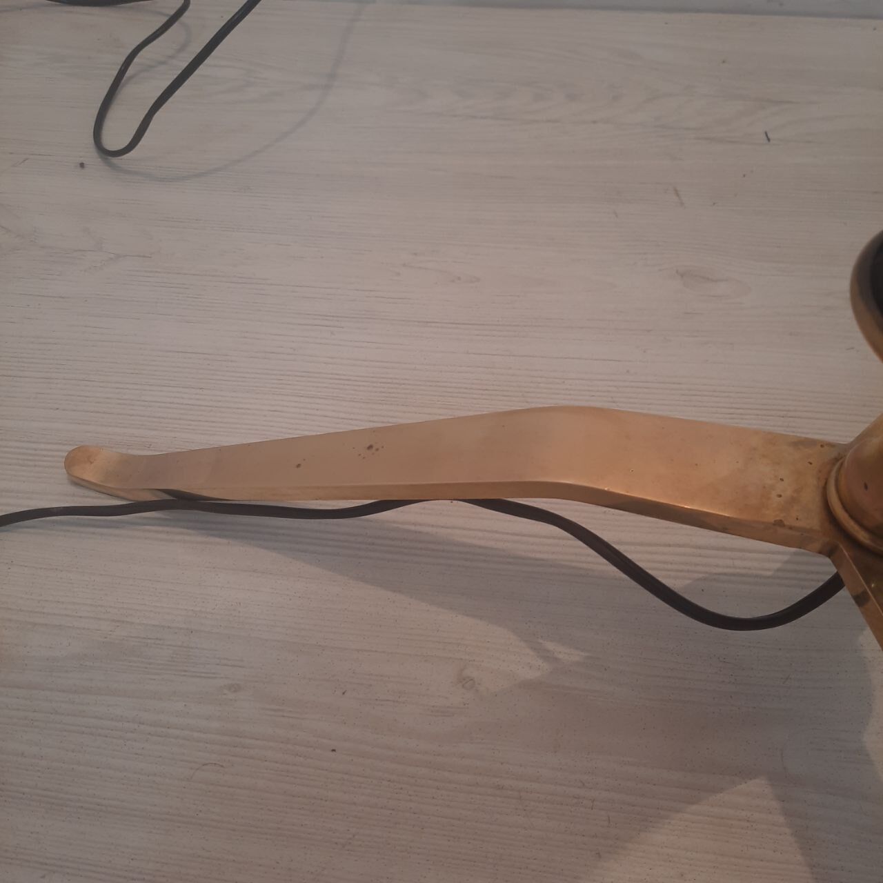 Tripod floor lamp - 1950s - wood and brass.