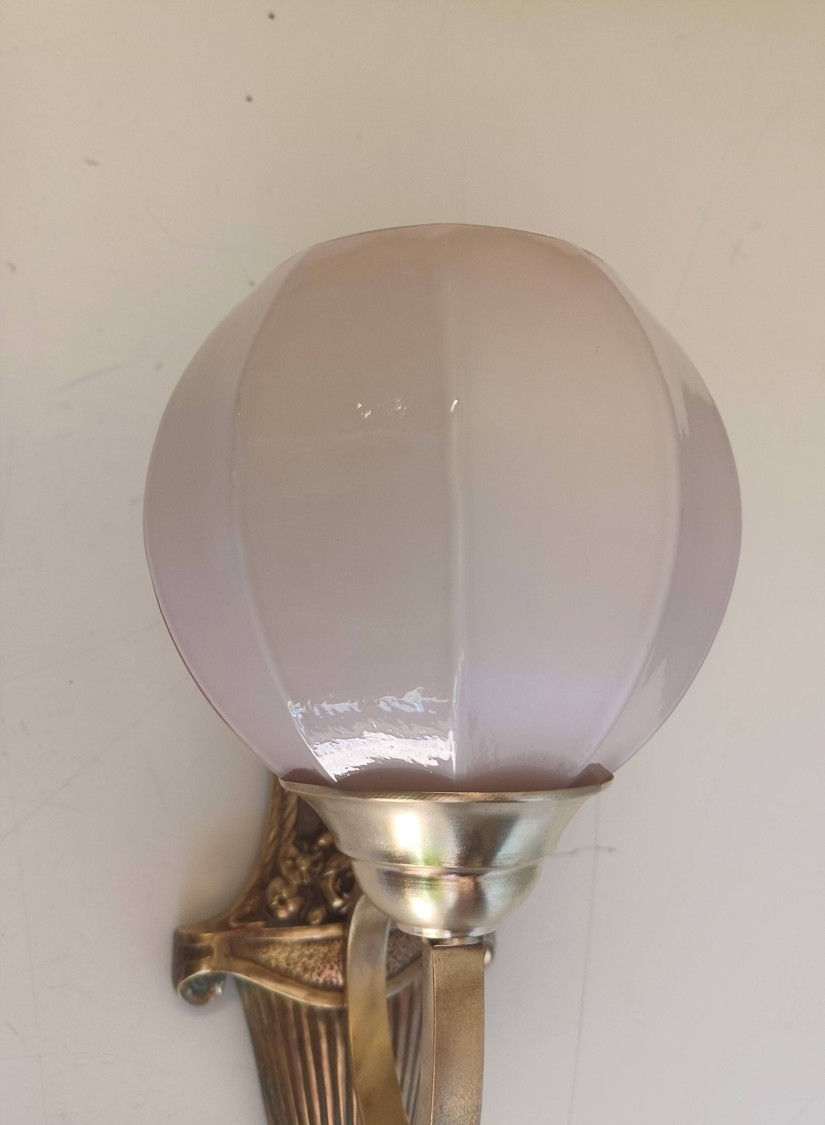 Ancienne applique art nouveau - Bronze et opaline