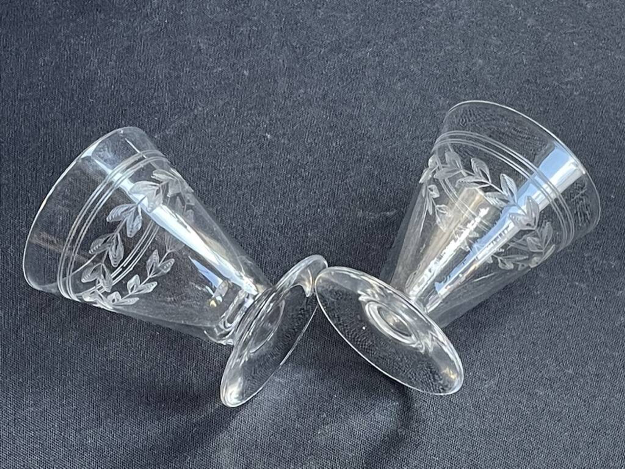 12 liqueur glasses – guilloché crystal – art deco